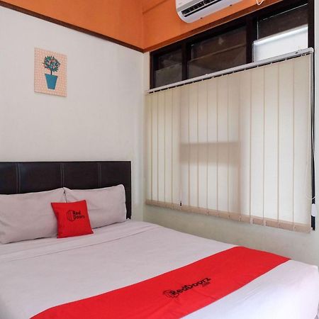מלון Reddoorz Near Lotte Mart Maguwoharjo Yogyakarta מראה חיצוני תמונה