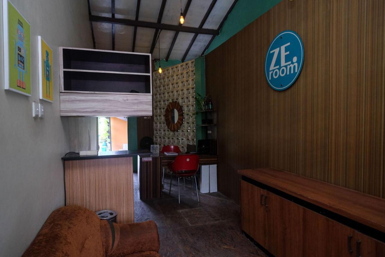מלון Reddoorz Near Lotte Mart Maguwoharjo Yogyakarta מראה חיצוני תמונה
