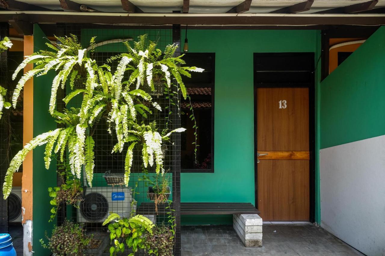 מלון Reddoorz Near Lotte Mart Maguwoharjo Yogyakarta מראה חיצוני תמונה