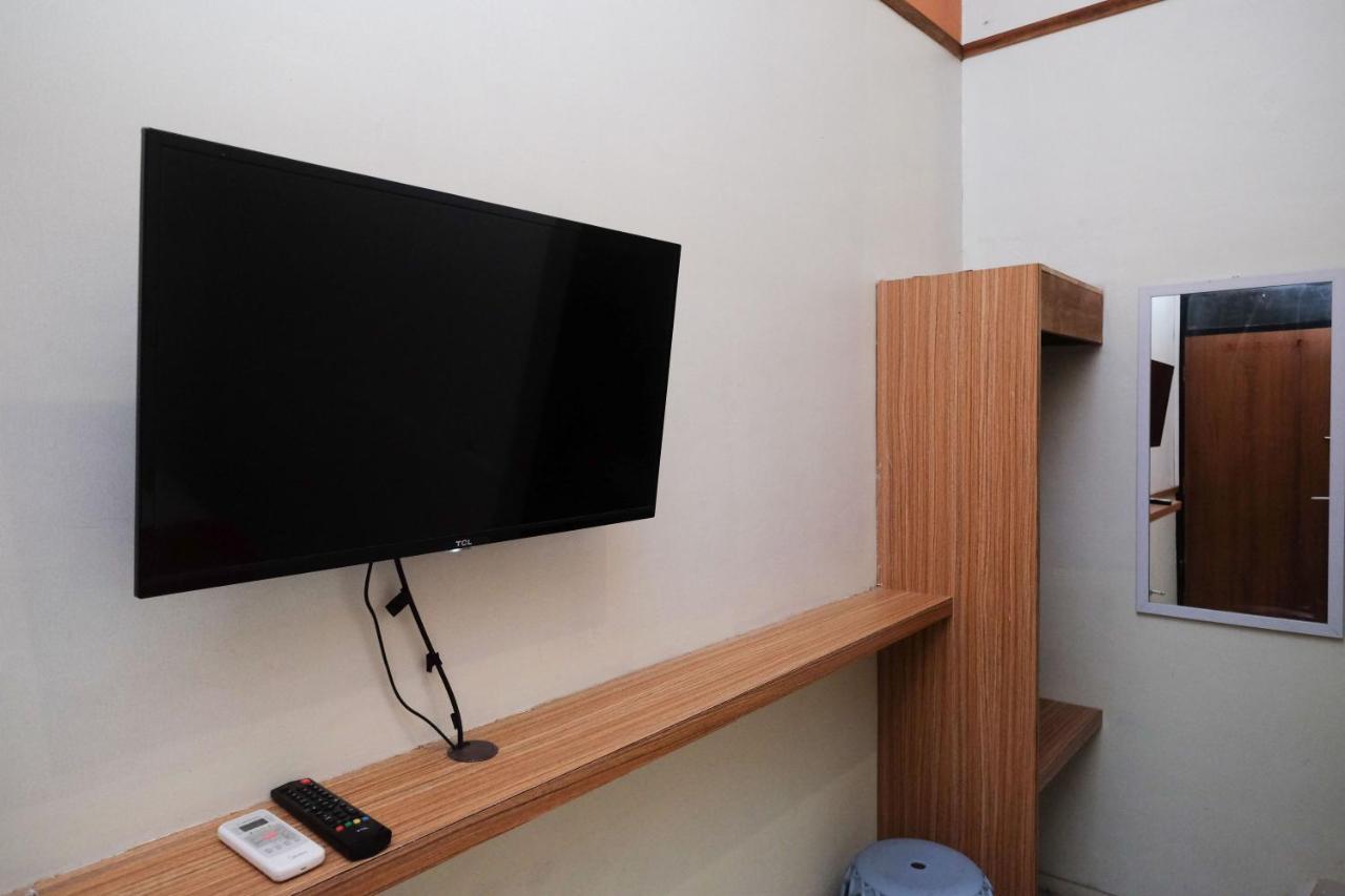 מלון Reddoorz Near Lotte Mart Maguwoharjo Yogyakarta מראה חיצוני תמונה