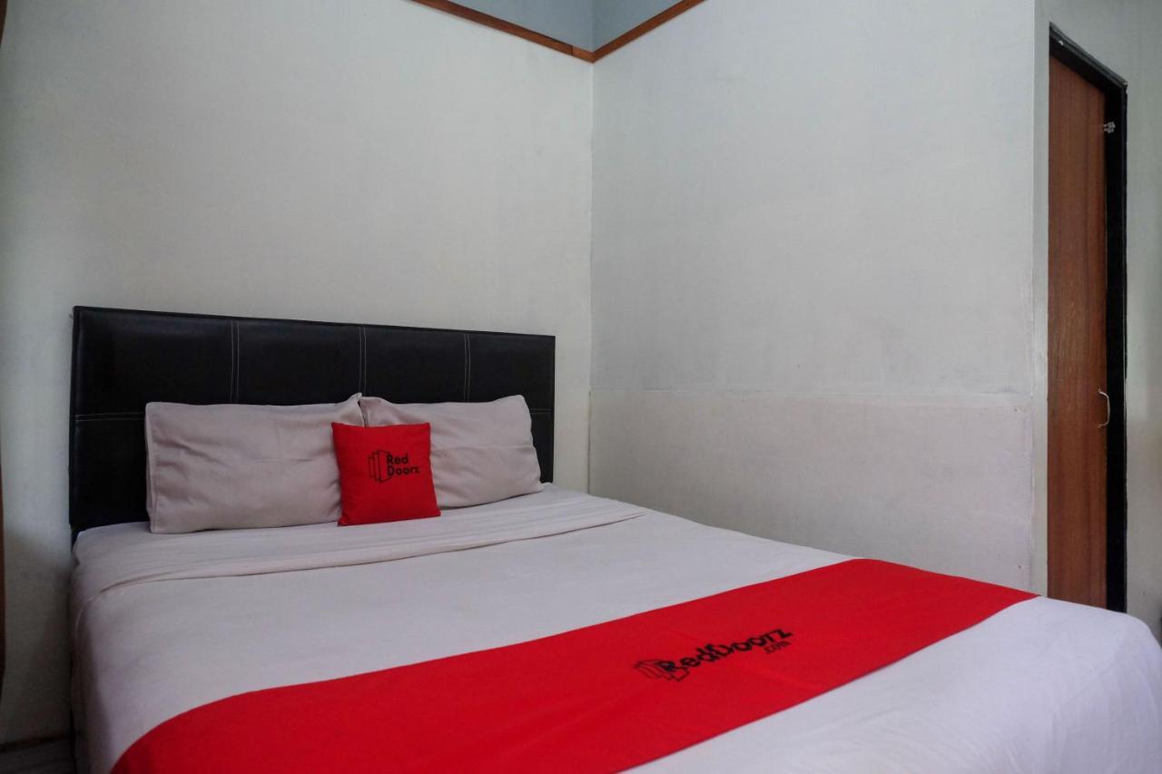 מלון Reddoorz Near Lotte Mart Maguwoharjo Yogyakarta מראה חיצוני תמונה