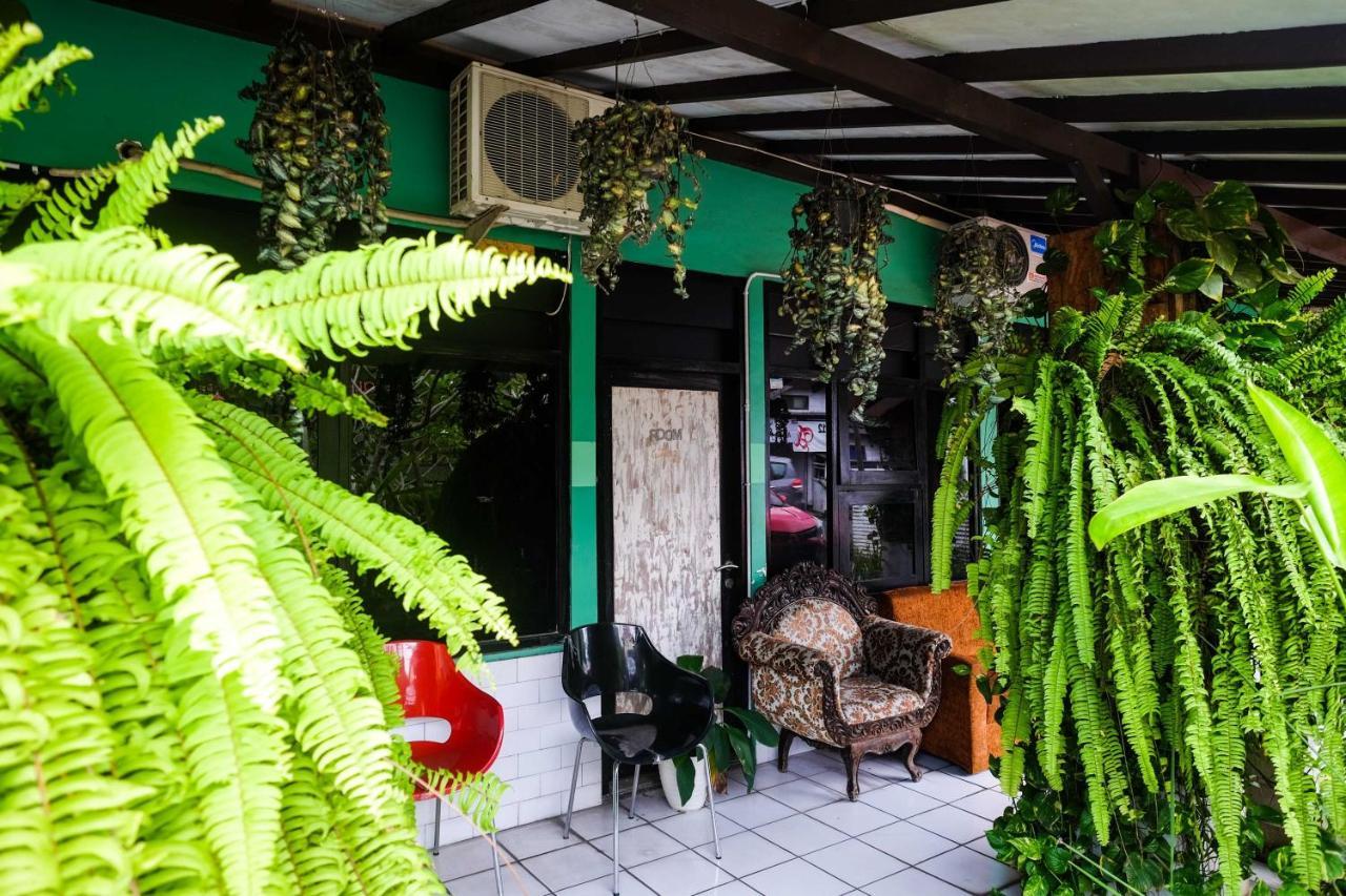מלון Reddoorz Near Lotte Mart Maguwoharjo Yogyakarta מראה חיצוני תמונה