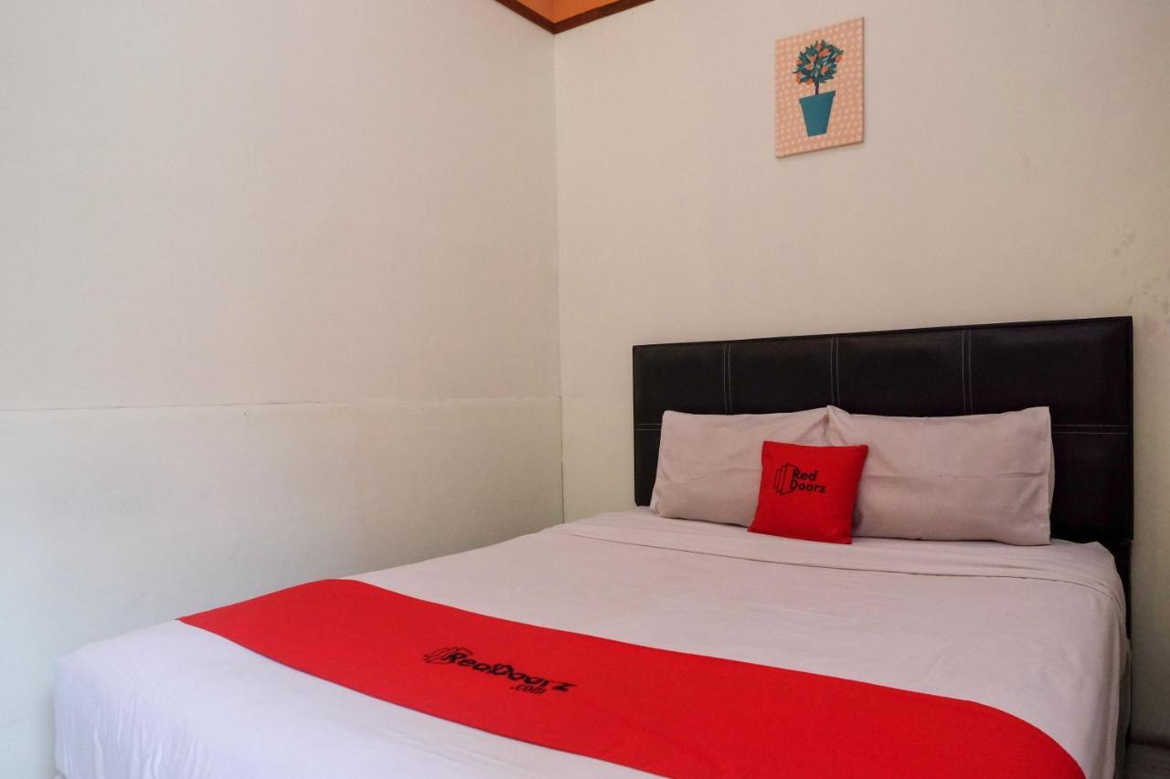 מלון Reddoorz Near Lotte Mart Maguwoharjo Yogyakarta מראה חיצוני תמונה