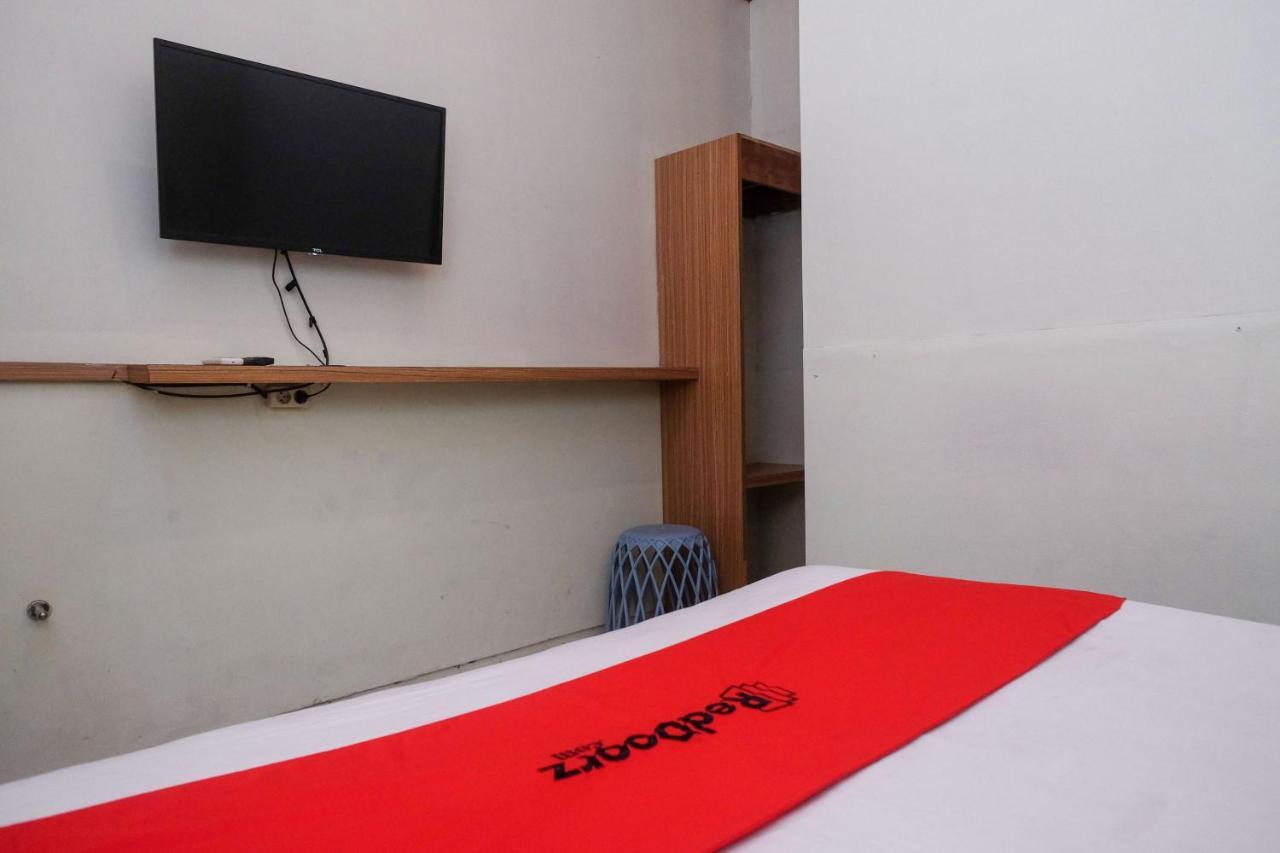מלון Reddoorz Near Lotte Mart Maguwoharjo Yogyakarta מראה חיצוני תמונה