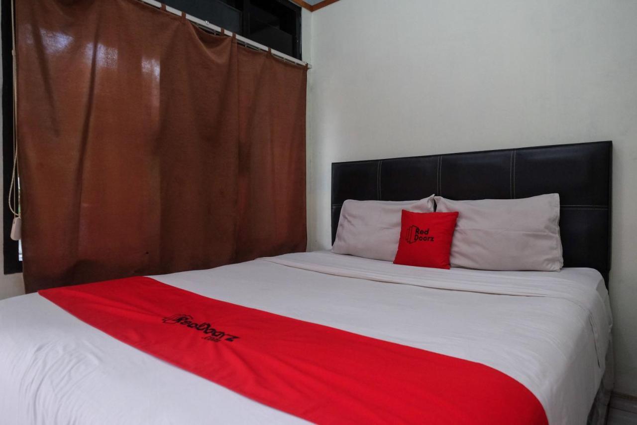 מלון Reddoorz Near Lotte Mart Maguwoharjo Yogyakarta מראה חיצוני תמונה